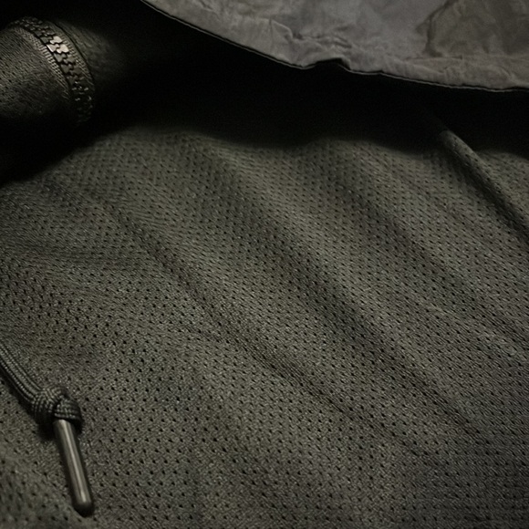 Victoria’s Secret black fully lined, hooded jacket - Picture 13 of 13